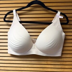 Victoria's Secret Push up Wireless Light Cream Bra